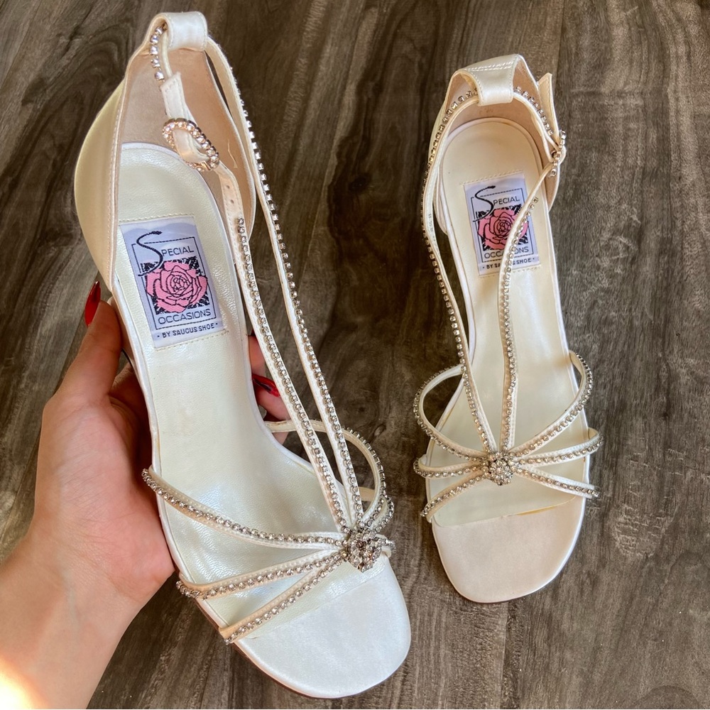 Open toed wedge shoe